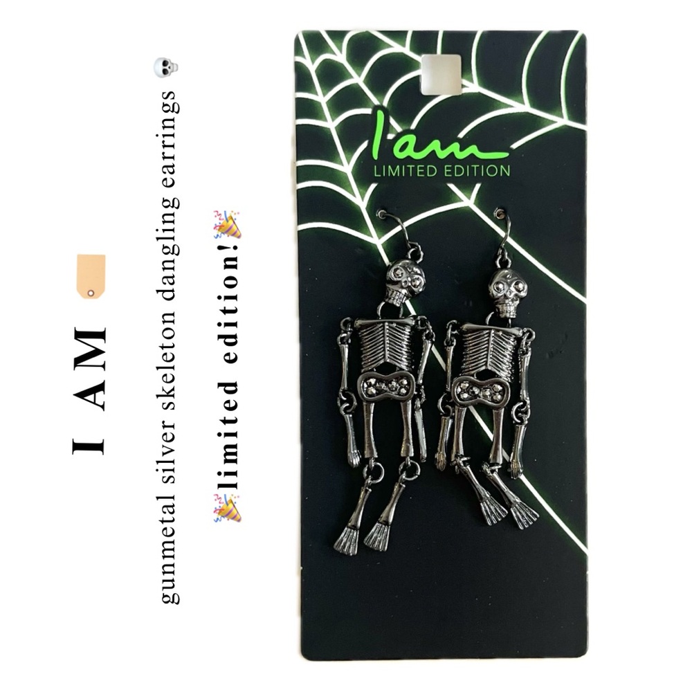 (holiday)🏷️🎉LE🎉 halloween silver gunmetal dangling skeleton 💀 earrings
